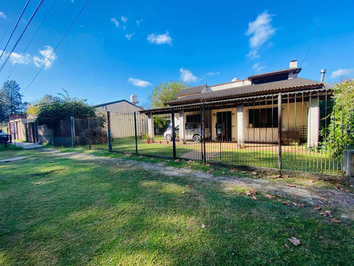 Venta Casa 6 Ambientes Cochera Longchamps