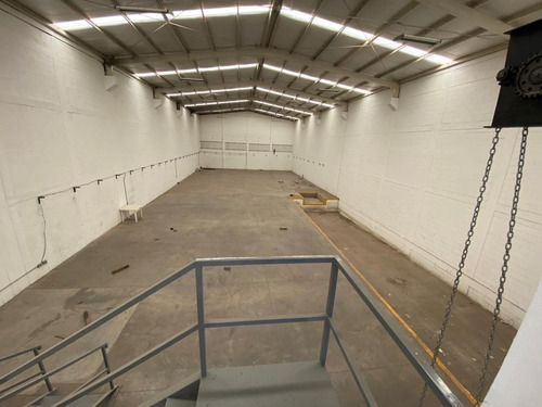 Imagen 2 de 10 de Bodega En Renta Ciudad Industrial Celaya Con Oficinas.