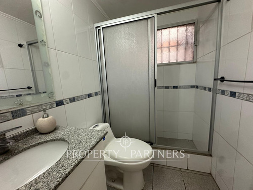 Amplia Propiedad En Sector Residencial Con Excelen...
