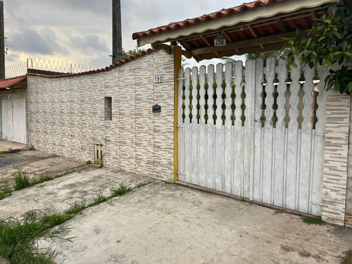 Casa Com 3 Dormitórios E Próxima De Comércios Em Itanhaém Litoral Sul De Sp