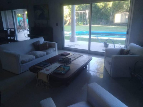 Excelente Casa En El Corazon Del Barrio!!!!