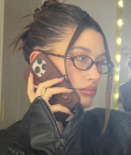 Capa Original Rhode Hailey Bieber Com Batom Para iPhone
