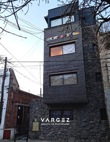 Imagen 1 de 6 de Vargez Vende Departamento En Barrio Alberdi