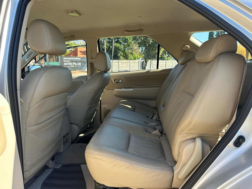 Toyota Hilux SW4 3.0 Srv Cuero