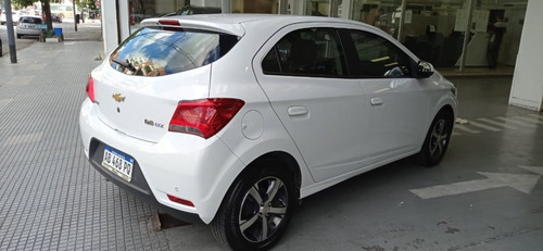Chevrolet Onix Ltz Mt 2017 Unico Forestcar Balbin #5