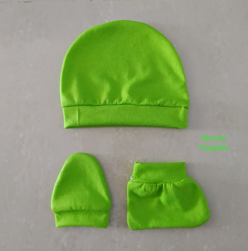 Gorro, Escarpin Y Manoplas