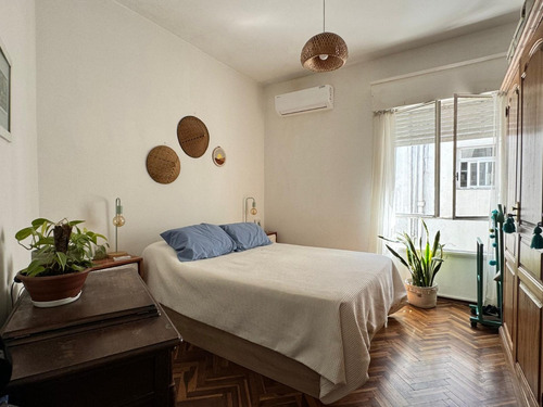 Oportunidad, Un Dormitorio Cómodo Y Reciclado Con Acceso A Azotea De 131m De Uso Exclusivo, A Metros Del Parque Batlle