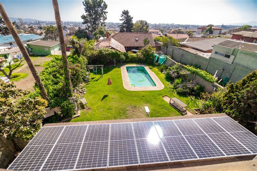 Casa En Venta De 3 Pisos Con 5d- 5b - 2e En La Serena