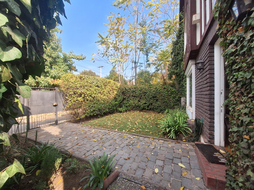 Arriendo Casa 2 Pisos 3d Servicios F De Aguirre Vitacura