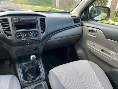 Mitsubishi L200 Triton 2.4 16V TURBO DIESEL GL CD 4X4 MANUAL