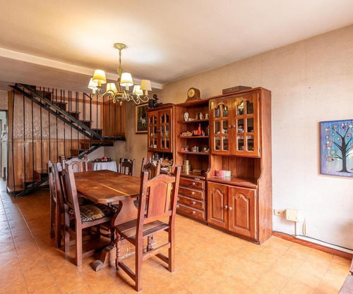 Departamento Tipo Dúplex De 3 Ambientes Con Cochera