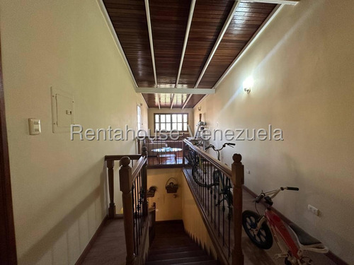 Amplia Y Luminosa Casa En Venta Urb La Mendera Cabudare Eo