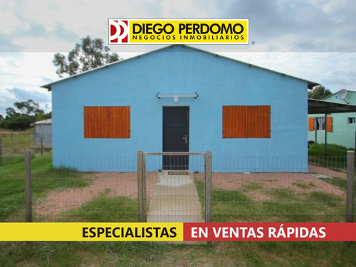 Casa De 2 Dormitorios En Alquiler, Libertad.