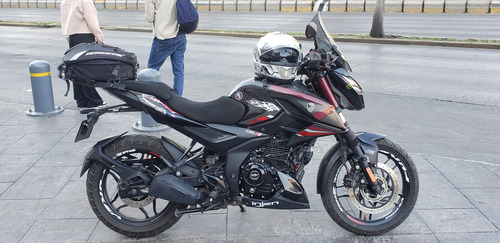 Motocicleta Naked Usada Seminueva . Papeles En Regla