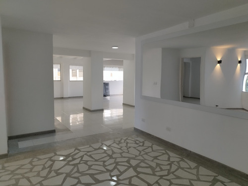 Pent House En Venta Sebucán, 279m² + 117m² Terraza, Y.a.