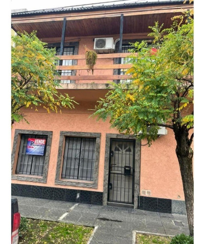 Duplex Al Frente Tres Ambientes Con Patio