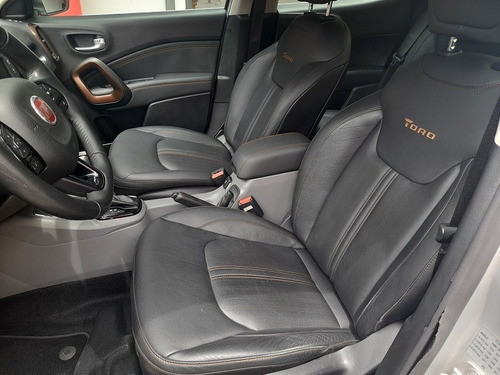 Fiat / Toro 2.0 16v Volcano 4wd 2017 Prata