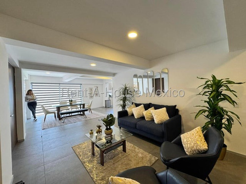 Penthouse Amueblado, Roof, 3 Recámaras, Cuarto De Servicio - El Refugio. Renta