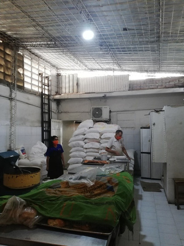 Imagen 1 de 14 de Panaderia En Plena Av Naguanagua Universidad Operativa ...diciembre ,,0424 496 01 02  Sn_lp.. 55 Mil