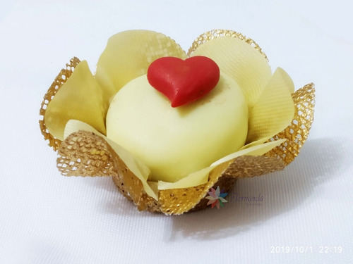 Imagem 3 de 10 de 100 Forminha Doces Finos Flor Tela Tecido Casamento Base 3,5