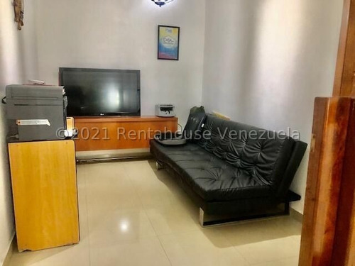 Imagen 7 de 15 de Eloisa Mejia Rentahouse Vende Townhouse En Mañongo Naguanagua 22-6668