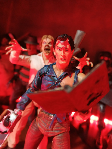 Figura Neca Ultimate Hero Ash Evil Dead 18 Cm (bootleg)