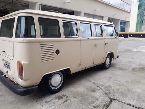Volkswagen Kombi Luxo