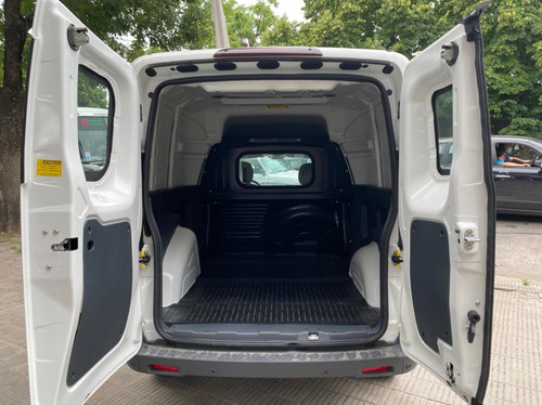 Imagen 3 de 11 de Fiat Fiorino 2021