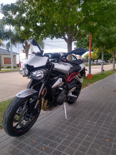 Triumph Street Triple 765