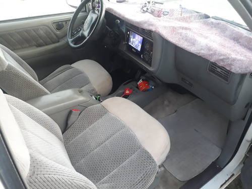 Imagen 6 de 10 de Chevrolet Blazer Min. Blazer