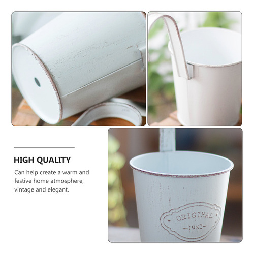 Carta Estilo Cubo Retro De Hojalata Con Decoración Vintage