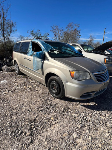 Chrysler Town & Country 2013 Para Partes