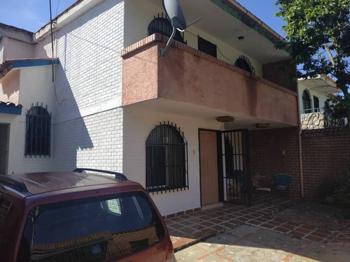 Casa En Conj. Res. El Pinar Naguanagua Atc-576 Za