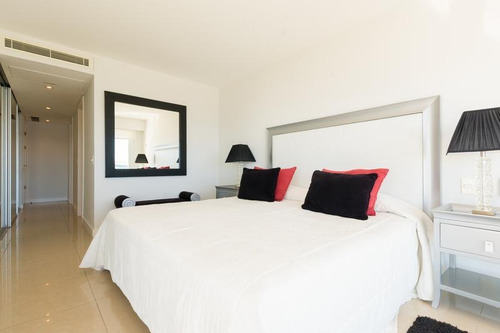 Venta Apartamento 3 Dormitorios En Suite Playa Mansa