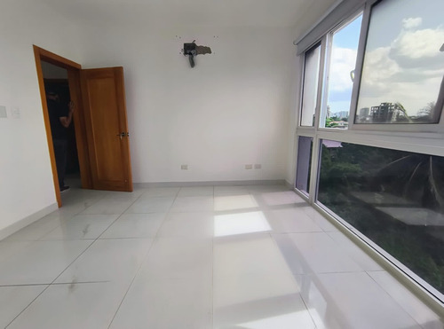 Apartamento En Renta Ubicado En La Av. Hispanoamericana