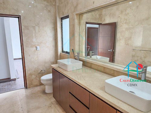 Casa Troya. Casa En Renta En Cdmx Con Rooftop Y Family Room