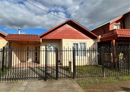 Casa En Venta De 3 Dorm. En Villa San Andrés En Temuco. 