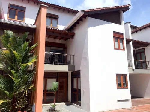 Casa En Venta En Caudal Alto. Cod V15443