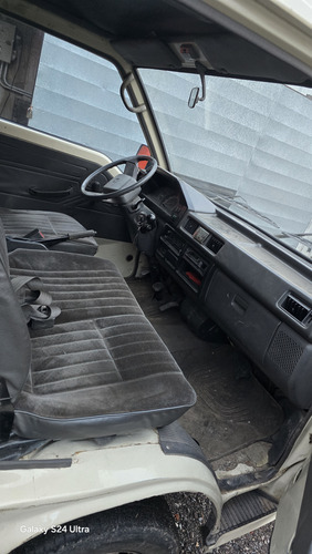 Mitsubishi L300 Combi