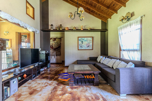 Casa A La Venta En Campos De Álvarez