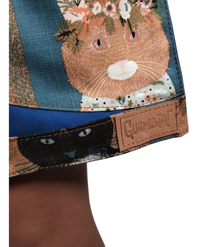 Delantal Infantil Guambia Capsula 24 Jean Y Gabardina Color Azul Diseño De La Tela Estampado Michis 1