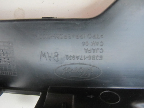 Imagem 5 de 6 de Suporte Luz De Placa Ford Ká 2015 2016 2017