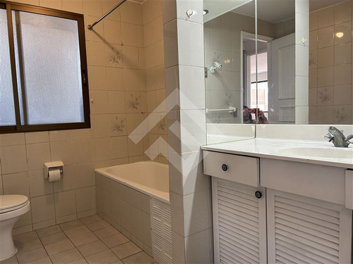 Departamento En Venta De 4 Dorm. En Las Condes