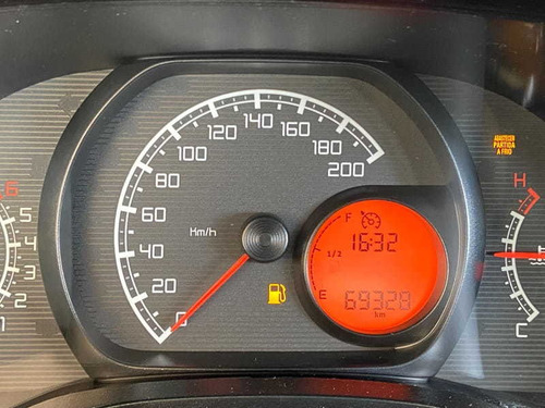 Imagem 11 de 13 de Fiat Siena El 1.4 Flex 2016