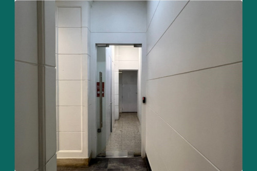 Local Comercial En Arriendo En Santiago 52,1 M2 Morandé