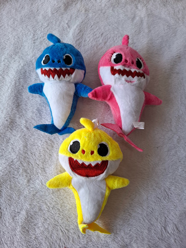 Peluche Llavero De Baby Shark Combo X3 Unidades. Baby Shark X3