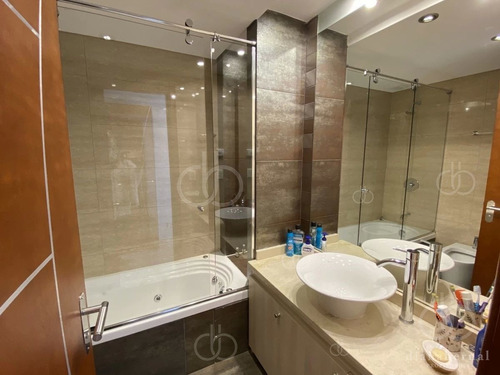 Imagen 9 de 30 de Venta De Apartamento De 2 Dormitorios En Edificio Miami Boulevard Punta Del Este