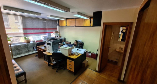 Imagen 8 de 18 de Gran Oficina En El Centro De Valparaiso