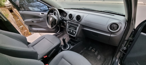 Imagen 8 de 11 de Volkswagen Gol Trend 2010 1.6 Pack Ii