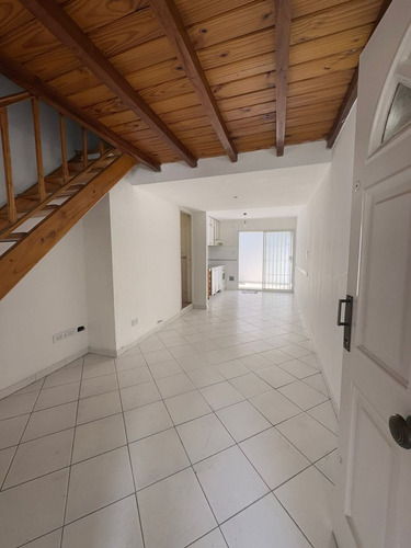 Venta Duplex En Ramos Mejia Con Patio
